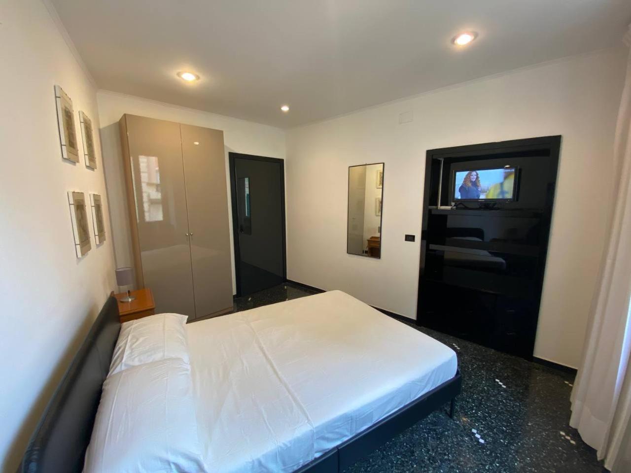 Martel Rooms - Genova Centro Brignole Bagian luar foto