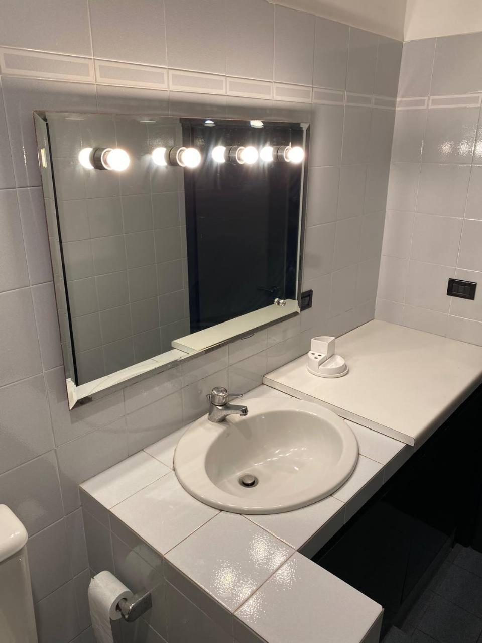 Martel Rooms - Genova Centro Brignole Bagian luar foto