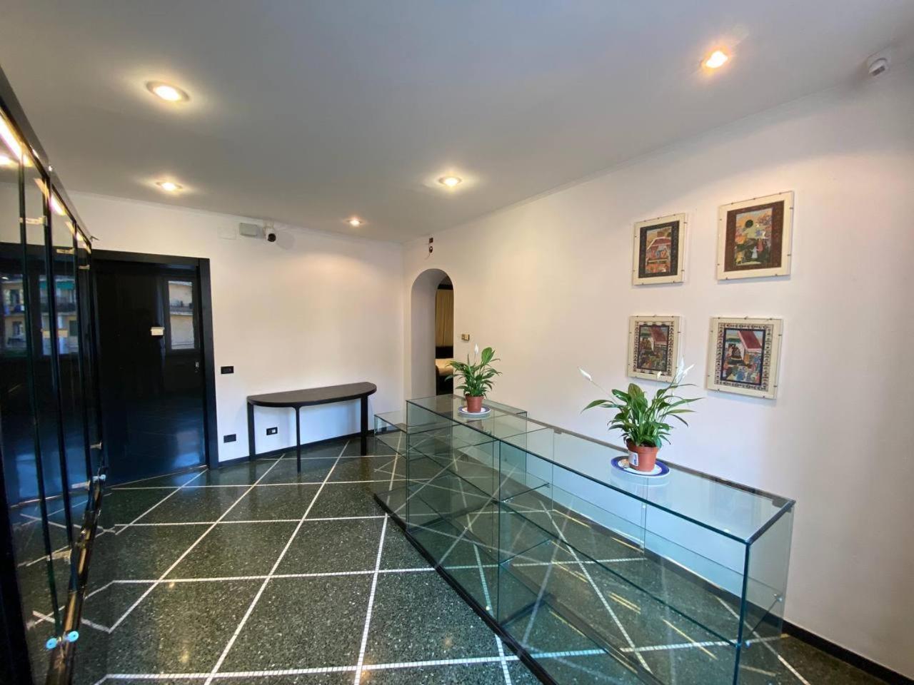 Martel Rooms - Genova Centro Brignole Bagian luar foto