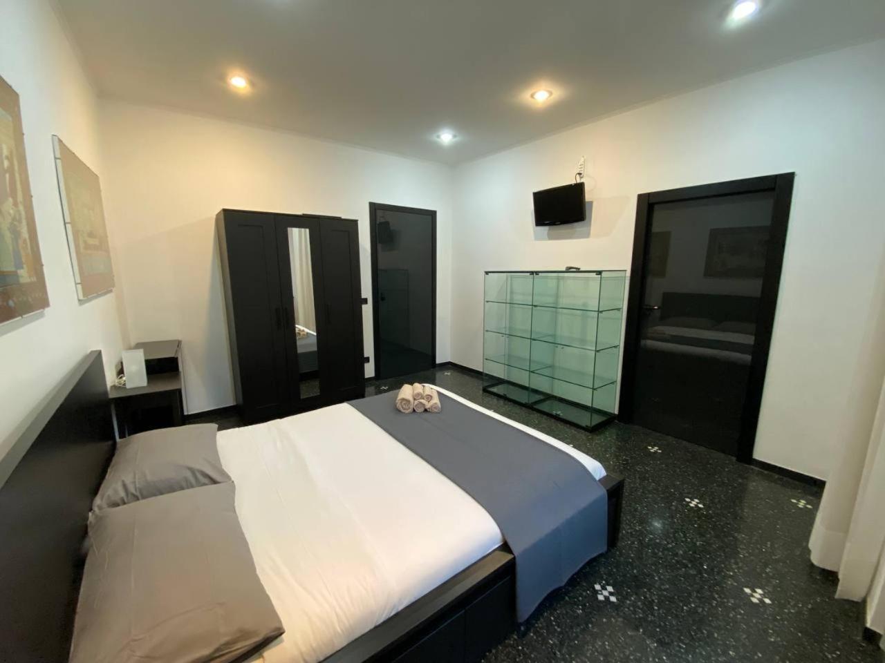 Martel Rooms - Genova Centro Brignole Bagian luar foto